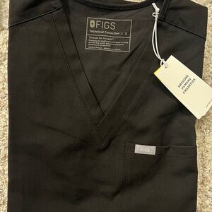 Figs One-Pocket Top